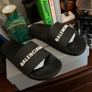 Balenciaga Pool Slide